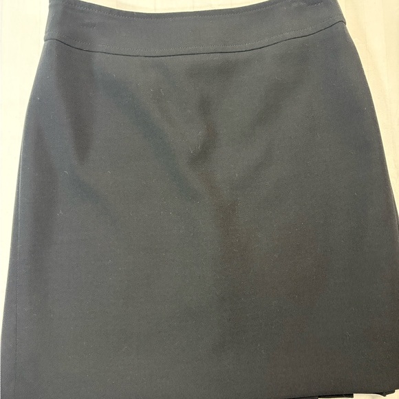 Akris Punto black pleated skirt - Picture 2 of 4